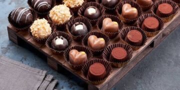 Na oficina, os interessados aprenderão a elaborar bombons e trufas para a data comemorativa, com diferentes tipos de recheios e coberturas. (Divulgação)