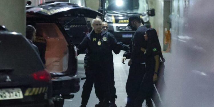 Segundo o Tribunal de Justiça de São Paulo, Thiago Brennand é réu em pelo menos 8 processos criminais, e teve decretada sua prisão preventiva em cinco deles.