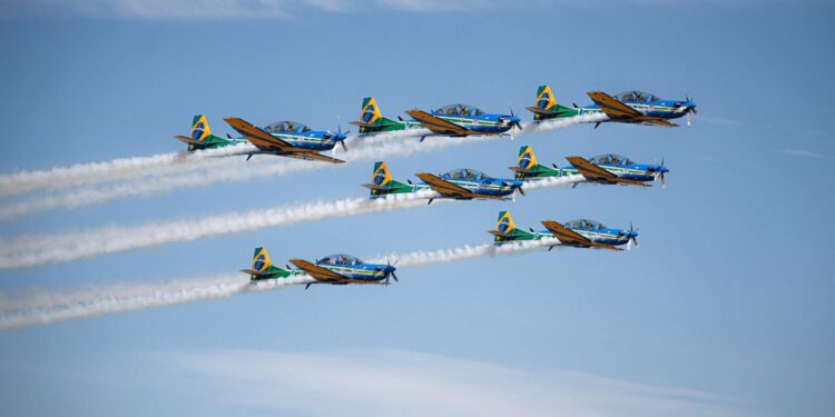 A Esquadrilha da Fumaça é o segundo esquadrão de demonstração aérea mais antigo do mundo, ficando atrás apenas dos Blue Angels, da Marinha dos Estados Unidos da América. (Facebook/Esquadrilha da Fumaça)
