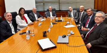 Deputada federal Simone Marquetto participa de audiência com secretário Estadual da Fazenda e diretoria da Secovi em São Paulo. (Divulgação)