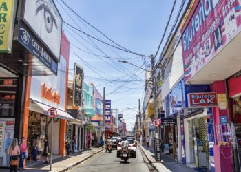 A Rua Campos Salles é uma das principais vias de Itapetininga. (William Furtado)