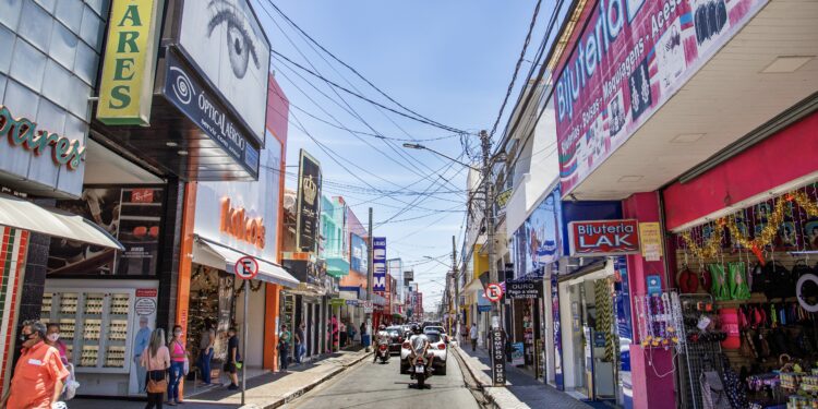 A Rua Campos Salles é uma das principais vias de Itapetininga. (William Furtado)