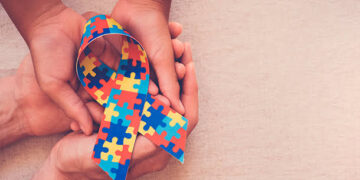 O transtorno do espectro autista (TEA) é um distúrbio do neurodesenvolvimento caracterizado por desenvolvimento atípico. (Reprodução)