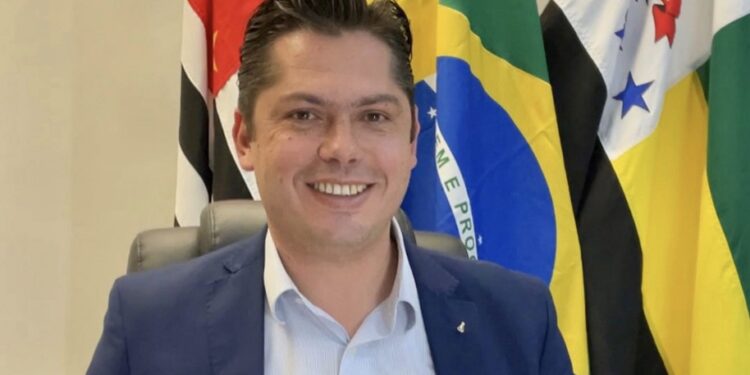 Jeferson Brun anuncia data de abertura das inscrições para o concurso público