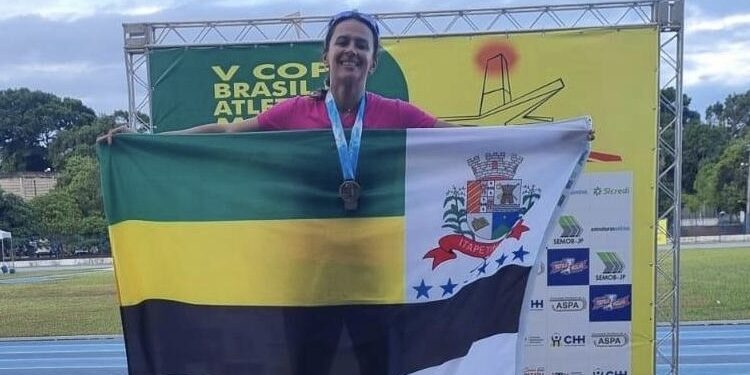 Com a marca de 3,53 metros no Salto em Distância F40, ela ficou com o ouro e se classificou para o Campeonato Sul-Americano, que será disputado em novembro, no Peru. (Divulgação)