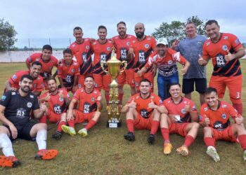 O Jardim Brasil levantou o troféu da Supercopa ao vencer o time Salve Quebrada pelo placar de 2x1. (Divulgação)