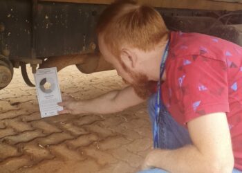 . A atividade, feita na semana passada, busca avaliar cada veículo sobre a quantidade de gases emitidos pelo motor durante o funcionamento. (Divulgação/Prefeitura de Itapetininga)