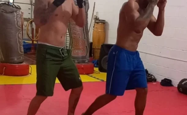 O projeto, do contramestre Ceará, traz aulas destinadas ao público masculino e feminino, a partir dos 10 anos. (Divulgação)