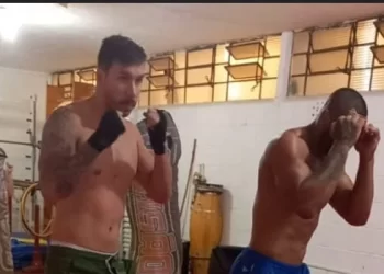 O projeto, do contramestre Ceará, traz aulas destinadas ao público masculino e feminino, a partir dos 10 anos. (Divulgação)