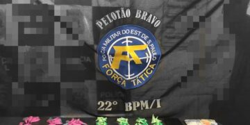 A PM apreendeu drogas na região da Estação Rodoviária de Itapetininga. (Divulgação/Polícia Militar)
