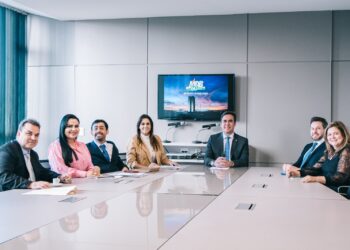 Participaram da audiência e apresentaram demandas das cidades do sudoeste paulista, o prefeito de Jumirim, Daniel Vieira, o prefeito de Campina do Monte Alegre, Tiago do Zé Dito, Regina Tolentino de Capela do Alto e Vanessa Jamel de Guapiara. (Divulgação)