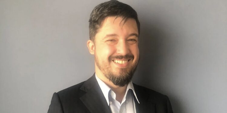 O novo secretário da pasta tem 39 anos. Possui Licenciatura em História pela Universidade Estadual de Goiás. (Divulgação)