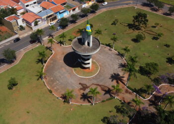 Praça dos Três Poderes em Itapetininga. (William Furtado)