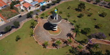 Praça dos Três Poderes em Itapetininga. (William Furtado)