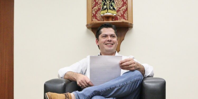 O prefeito Jeferson Brun fala sobre o novo modelo de transporte coletivo. (Divulgação)