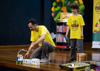 O principal objetivo do projeto é criar pontos de convergência, que direcionem e estimulem a atenção das crianças para os livros. (Divulgação)