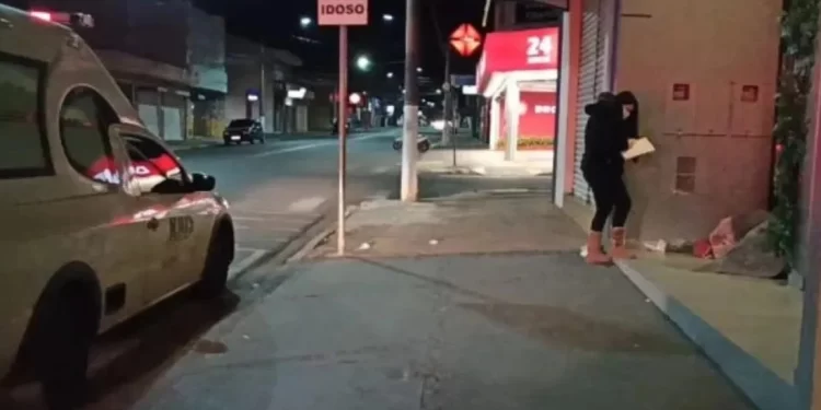 As Blitz Sociais da secretaria da Promoção Social são fundamentais no trabalho multidisciplinar de acolhimento a moradores em situação de rua (Divulgação/Prefeitura de Itapetininga)