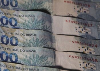 Notas de R$ 100 emitidas pelo Banco Central Brasileiro. (José Cruz/ Agência Brasil)