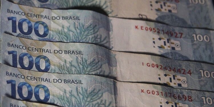 Notas de R$ 100 emitidas pelo Banco Central Brasileiro. (José Cruz/ Agência Brasil)