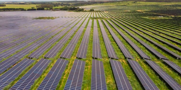 São Paulo ocupa o primeiro lugar em termos de potência instalada de geração distribuída de energia solar fotovoltaica. (Divulgação/Governo do Estado de São Paulo)