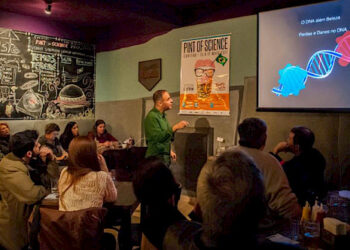 O Pint of Science Brasil é uma iniciativa que busca aproximar a ciência da sociedade de forma descontraída e acessível. (Divulgação)