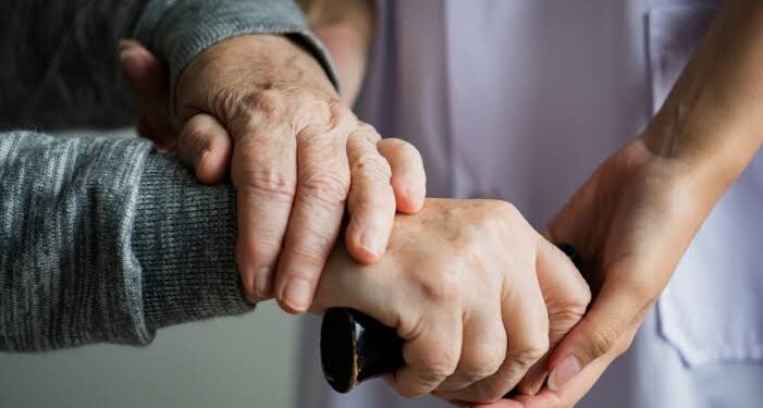 Itapetininga tem inscrições abertas para curso gratuito de Cuidador de Idosos