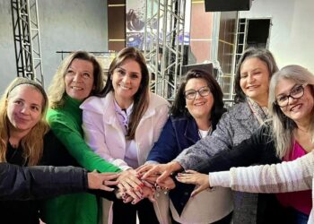 A deputada federal Simone Marquetto (MDB-SP) participou no sábado, dia 17, em Várzea Paulista, no interior de São Paulo, com Lideranças do Transporte Escolar, que representam 55 mil condutores no Estado. (Divulgação)