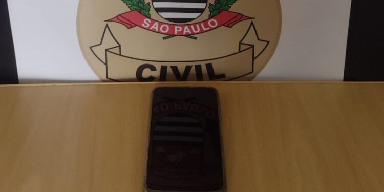 pós apurar que o suspeito residia em Itapetininga, a Polícia Civil assumiu as investigações e, diante de todos os elementos coletados e a identificação do endereço exato do homem, a autoridade policial representou pelo Mandado de Busca e Apreensão, que foi expedido pelo Judiciário. (Divulgação)