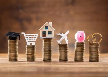 Consórcio é uma forma de planejar a compra de bens como carro, casa, moto, ônibus, caminhão, maquinário agrícola, entre outros.