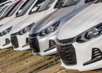 Venda de carros na Cidade do Automóvel em Brasília. Foto Rafa Neddermeyer/ Agência Brasil