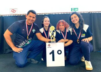 A equipe é formada pelas atletas Lais Maria de Oliveira, Beatriz Cristina de Oliveira, Ingrid Batista e pelo professor o professor Marcos Elerson. (Divulgação)