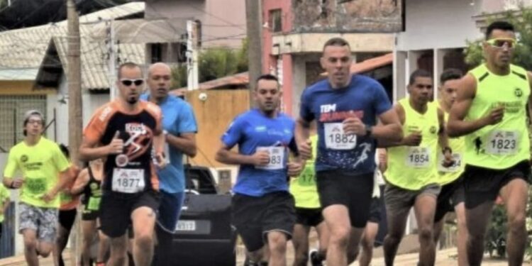 Cada atleta inscrito levará seu kit de corrida, composto por número de peito e chip. (Divulgação)
