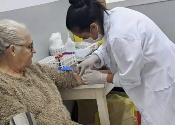 Foram oferecidos exames e atendimentos preventivos relacionados à pressão alta e diabetes, além de coleta para exames laboratoriais. (Divulgação/Prefeitura de Itapetininga)