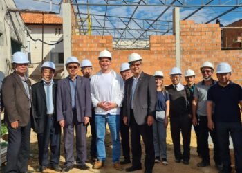 O prefeito Jeferson Brun acompanhou o presidente Beneficência Nipo-Brasileira, Paulo Seichiti Saita, e sua diretoria em vistoria às obras da reforma e ampliação da infraestrutura do Hospital Municipal “Léo Orsi Bernardes”. (Divulgação)