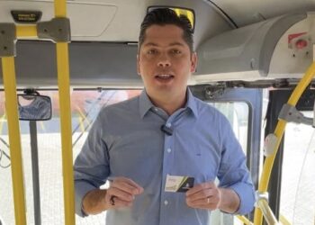 O prefeito Jeferson Brun afirma que Itapetininga tem agora um transporte coletivo novo, melhor e mais barato. (Divulgação)