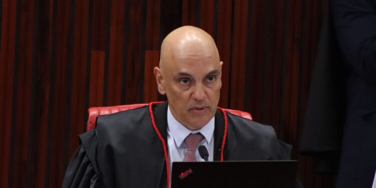 O presidente da Corte, ministro Alexandre de Moraes, participa da abertura da  sessão plenária do segundo semestre forense de 2023, Foto Valter Campanato/Agência Brasil.