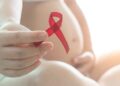 O vírus da imunodeficiência humana (HIV), causador da AIDS, ataca o sistema imunológico do indivíduo, deixando-o fragilizado. (Divulgação)