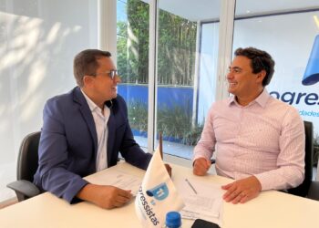 O deputado federal e presidente estadual do Progressistas, Maurício Neves, recebeu na sede do partido nesta última segunda-feira, dia 23, o prefeito de Buri, Germano Peschel. (Divulgação)