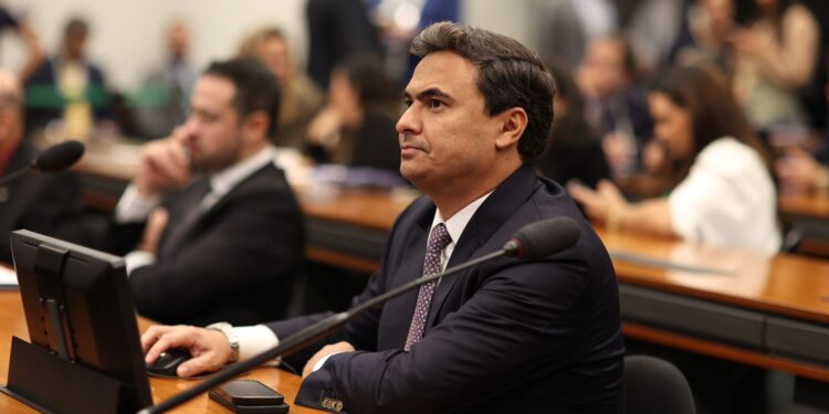 O deputado federal e presidente estadual do Progressistas, Maurício Neves, solicitou nesta última semana na Câmara dos Deputados, informações do Ministério da Saúde sobra a falta de insulina que vem ocorrendo nas Prefeituras do Estado de São Paulo . (Divulgação)