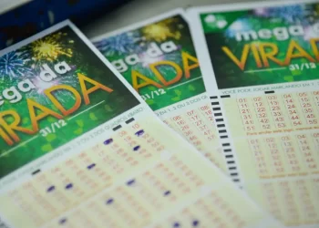 A Mega da Virada é o concurso especial da Mega Sena que ocorre apenas uma vez ao ano, sempre no dia 31 de dezembro. (Agência Brasil)