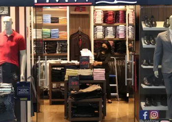 Para trocas no Natal, as regras são diferentes em lojas virtuais ou físicas. (Agência Brasil)