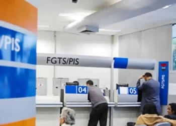 Os recursos do Programa de Apoio Social (PIS) são pagos pela Caixa aos trabalhadores do setor privado, enquanto o dinheiro do Programa de Formação de Patrimônio do Servidor Público (Pasep) é pago via Banco do Brasil. (Divulgação/Caixa)