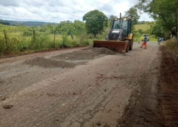 Estradas dos Bairros Biscoito Duro e Turvo dos Rodrigues recém manutenção. (Divulgação/Prefeitura de Itapetininga)