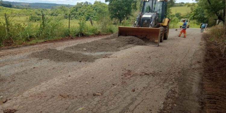 Estradas dos Bairros Biscoito Duro e Turvo dos Rodrigues recém manutenção. (Divulgação/Prefeitura de Itapetininga)