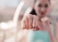 Será uma aula prática e teórica de defesa pessoal feminina, além de prevenção e abordagens técnicas de reação em caso de perigo ou ameaça. (Divulgação)