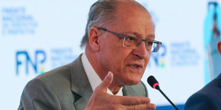 O vice-presidente em exercício e ministro do Desenvolvimento, Indústria, Comércio e Serviços, Geraldo Alckmin. (Agência Brasil)
