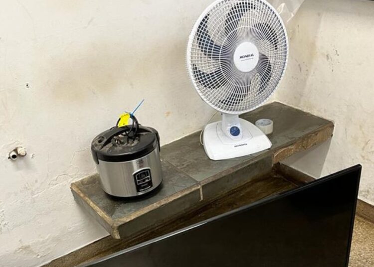 Casal é acusado de furtar aparelho de televisão, um ventilador, uma garrafa e uma panela elétrica de uma residência na Vila São Gonçalo em Itapetininga. (Divulgação)