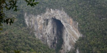 Considerada pelos visitantes como “a oitava maravilha do mundo”, a Caverna do Diabo é o cenário de lendas e mitos desde que era frequentada apenas por indígenas e quilombolas. (Cavernas SP)