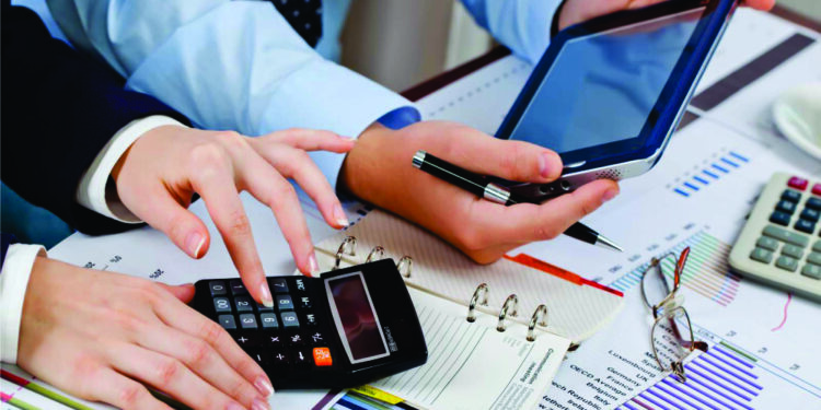 Durante o curso, o interessado terá contato com ferramentas que ajudam a lidar melhor com o dinheiro que circula na empresa e aprenderá a elaborar a planilha para controlar o fluxo de caixa, com o passo a passo para organizar as contas da forma correta. (Divulgação)