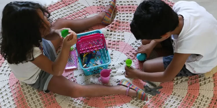 Pediatra orienta pais a redobrarem atenção com as crianças.